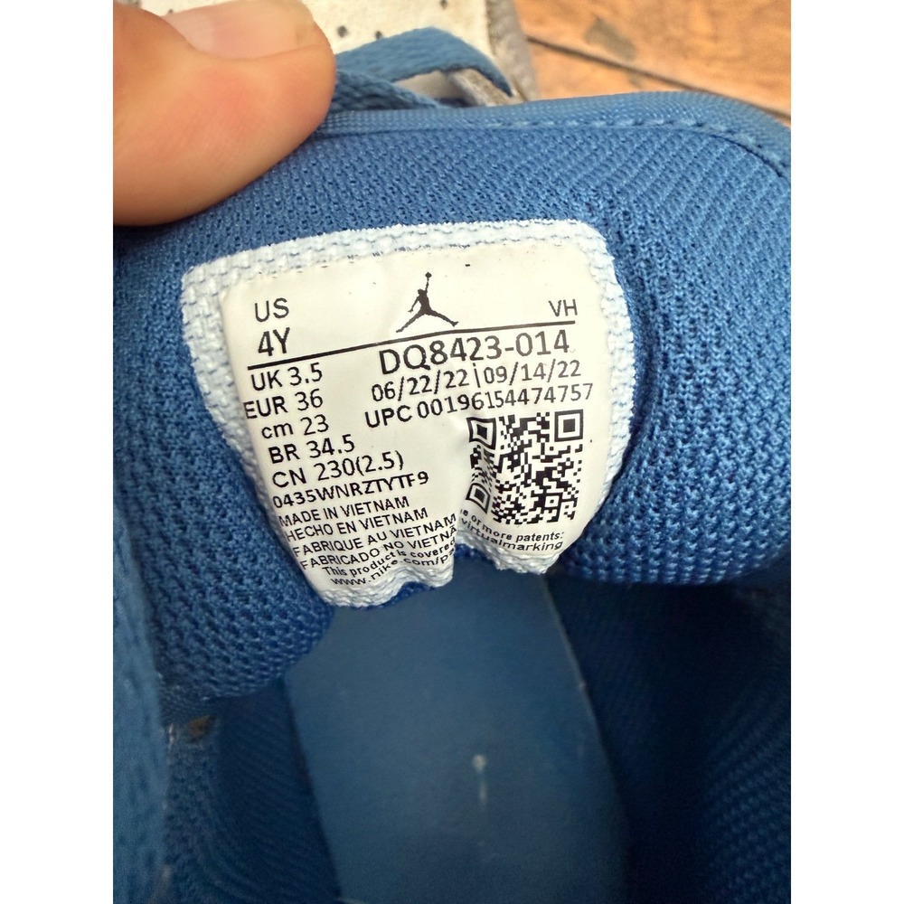Nike‎ Air Jordan 1 - Mid Shoes DQ8423-014 True Blue Cement Gray - Size 4Y - Picture 8 of 8